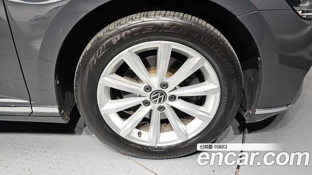 Volkswagen Passat 2021 — photo 7