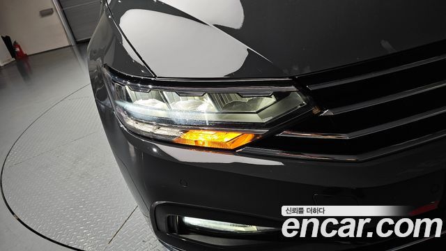 Volkswagen Passat 2021 — photo 8