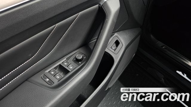 Volkswagen Passat 2021 — photo 27