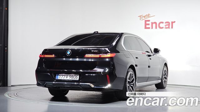 BMW 7-Series 2024 — photo 2