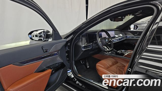 BMW 7-Series 2024 — photo 13