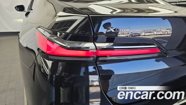 BMW 7-Series 2024 — photo 9