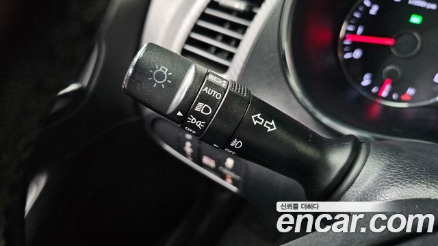 Kia K3 2013 — photo 23