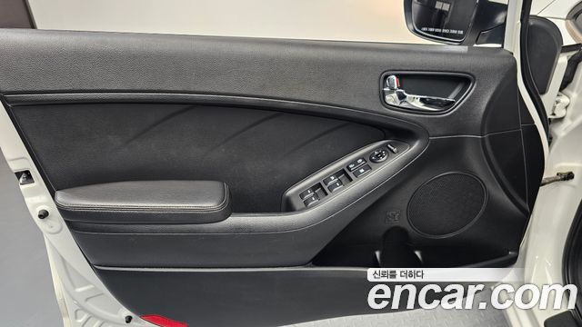 Kia K3 2013 — photo 14