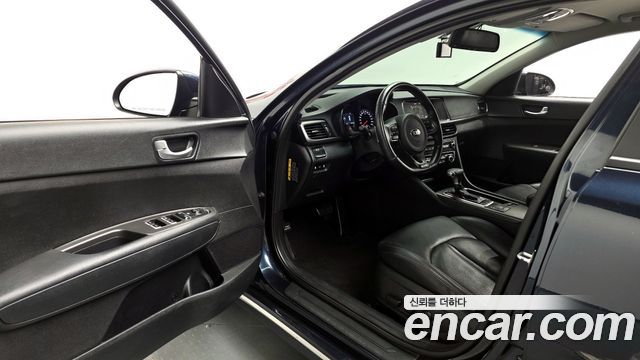 Kia K5 2018 — photo 10