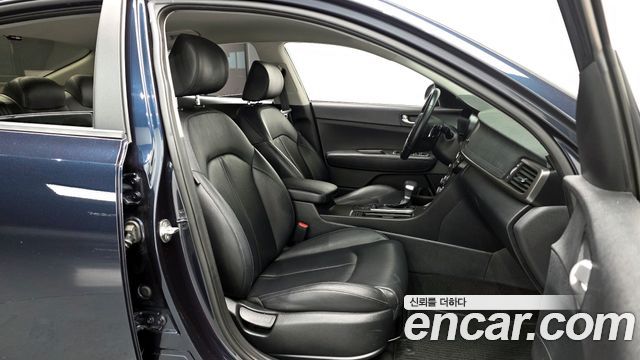 Kia K5 2018 — photo 11
