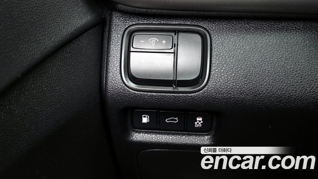 Kia K5 2018 — photo 17