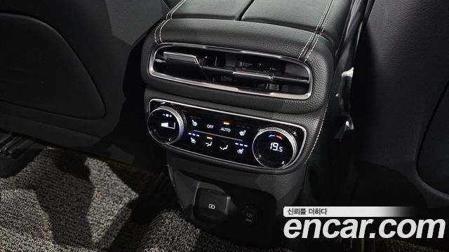 Genesis GV80 2023 — photo 25
