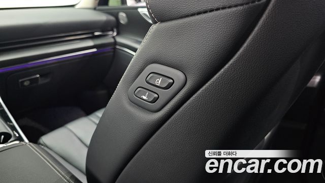 Genesis GV80 2023 — photo 31