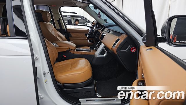 Land Rover Range Rover 2020 — photo 11