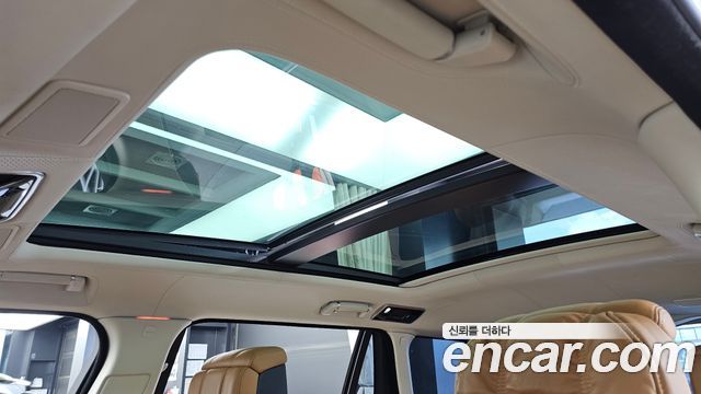 Land Rover Range Rover 2020 — photo 18