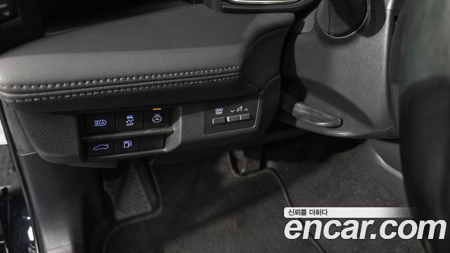 Toyota Avalon 2019 — photo 18