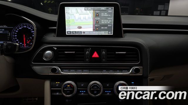 Genesis G70 2020 — photo 21