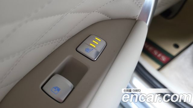 Genesis G70 2020 — photo 25