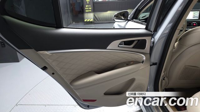 Genesis G70 2020 — photo 15