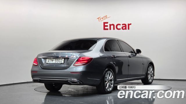 Mercedes-Benz E-Class 2019 — photo 2