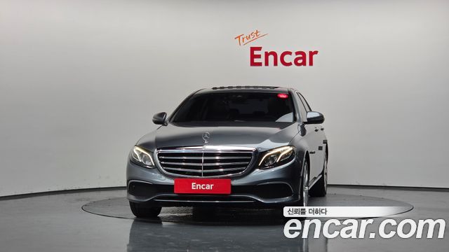 Mercedes-Benz E-Class 2019 — photo 3