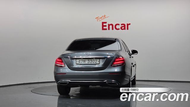 Mercedes-Benz E-Class 2019 — photo 4
