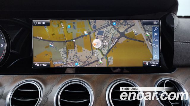 Mercedes-Benz E-Class 2019 — photo 19