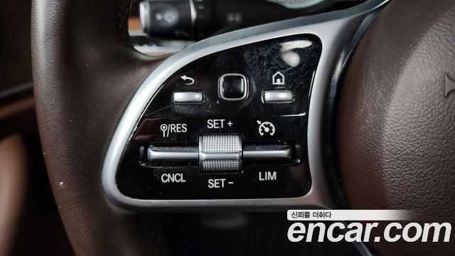 Mercedes-Benz E-Class 2019 — photo 22
