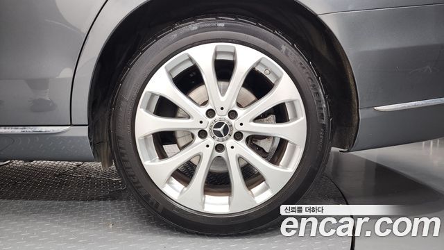 Mercedes-Benz E-Class 2019 — photo 7