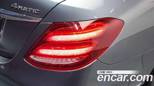 Mercedes-Benz E-Class 2019 — photo 9