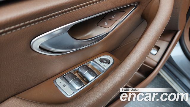 Mercedes-Benz E-Class 2019 — photo 29