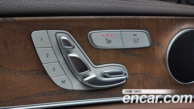 Mercedes-Benz E-Class 2019 — photo 31