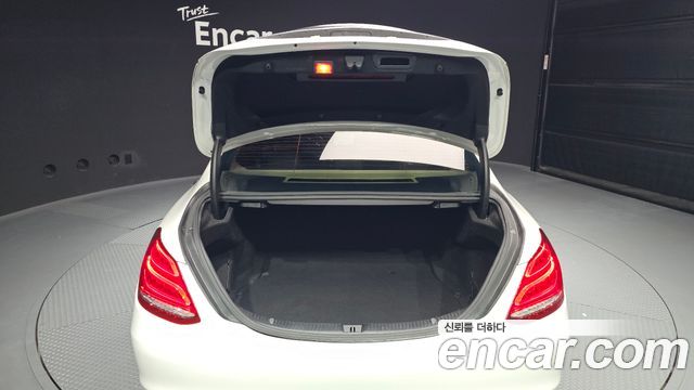 Mercedes-Benz C-Class 2017 — photo 25