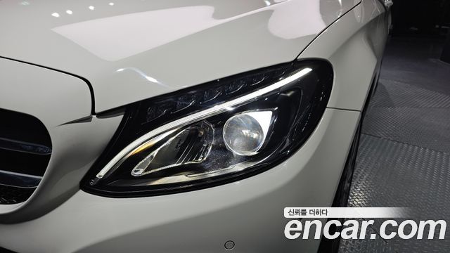 Mercedes-Benz C-Class 2017 — photo 8