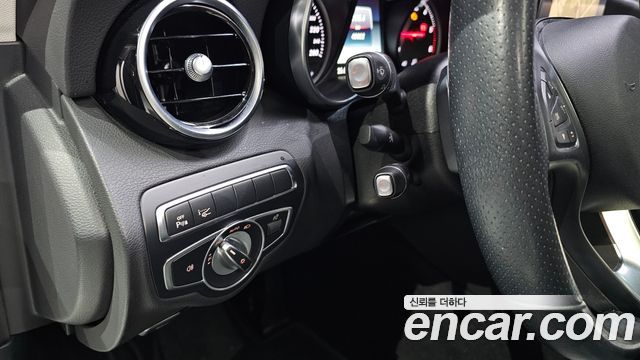 Mercedes-Benz C-Class 2017 — photo 31
