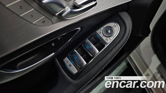 Mercedes-Benz C-Class 2017 — photo 32