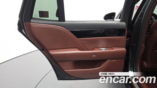 Genesis G90 2022 — photo 15