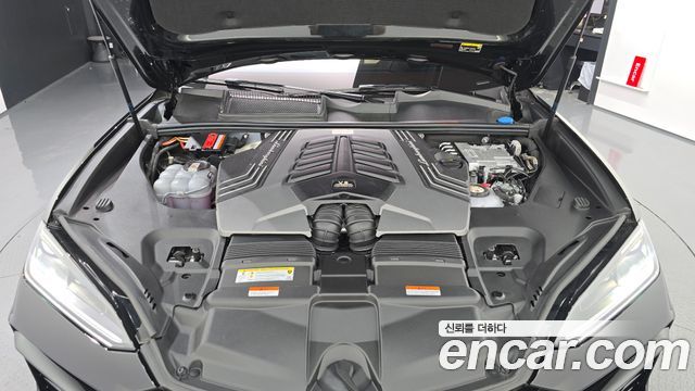 Lamborghini Urus 2025 — photo 6