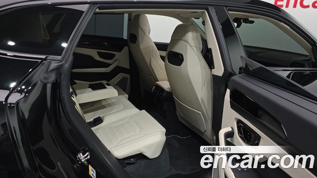 Lamborghini Urus 2025 — photo 17