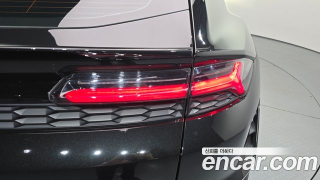 Lamborghini Urus 2025 — photo 9