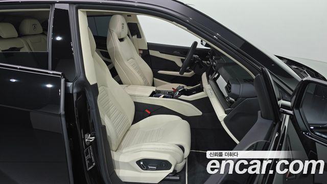 Lamborghini Urus 2025 — photo 16