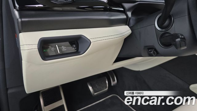Lamborghini Urus 2025 — photo 30