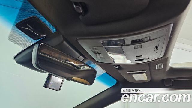 Lexus ES 2019 — photo 15