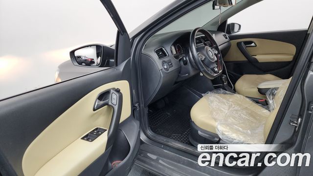 Volkswagen Polo 2014 — photo 10