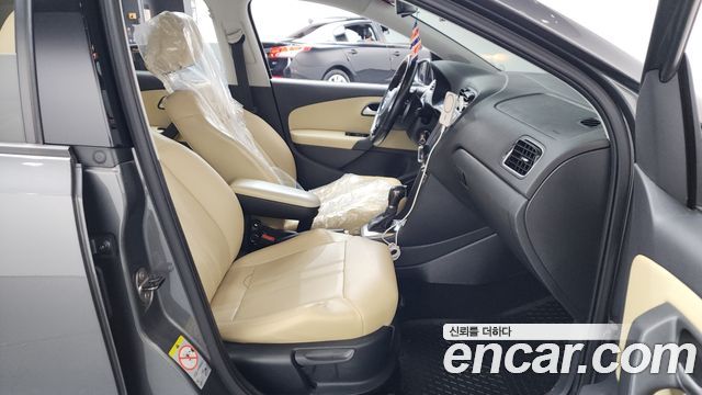 Volkswagen Polo 2014 — photo 11