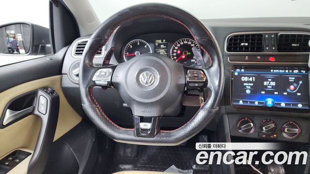 Volkswagen Polo 2014 — photo 13