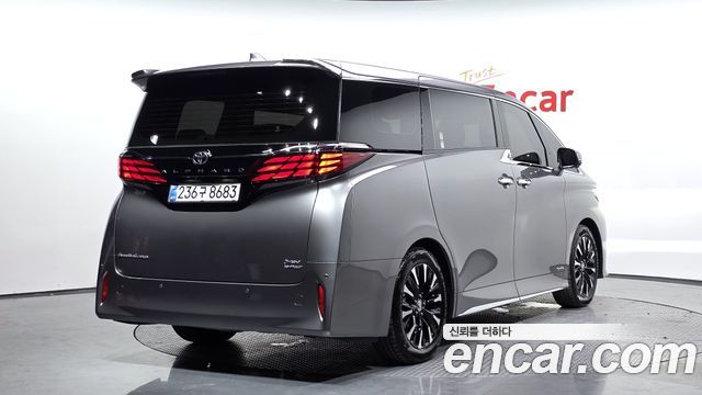 Toyota Alphard 2025 — photo 2