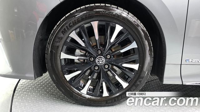 Toyota Alphard 2025 — photo 5