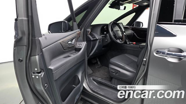Toyota Alphard 2025 — photo 13