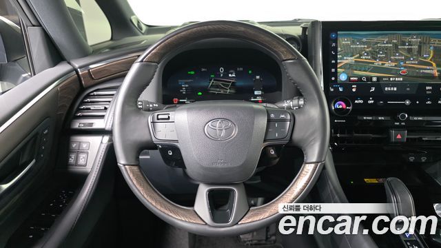 Toyota Alphard 2025 — photo 18