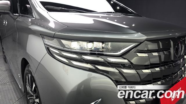 Toyota Alphard 2025 — photo 8