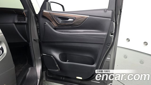 Toyota Alphard 2025 — photo 14