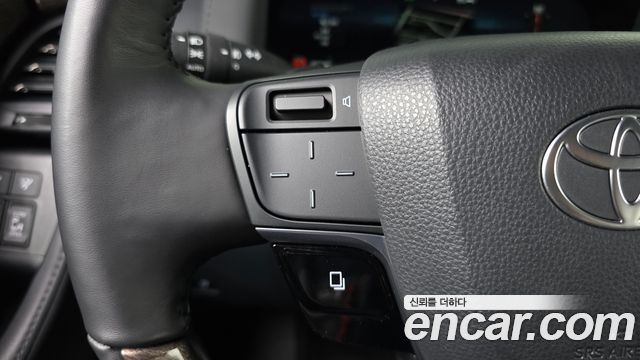 Toyota Alphard 2025 — photo 29