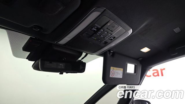 Toyota Alphard 2025 — photo 31